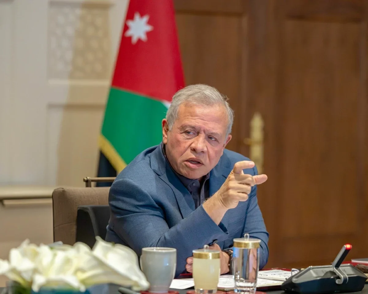 صورة حديثة لجلالة الملك عبدالله الثاني مع مقال الشباب