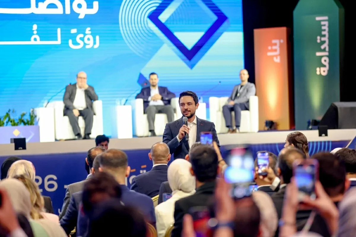 صورة حديثة لسمو ولي العهد مع مقال التمكين